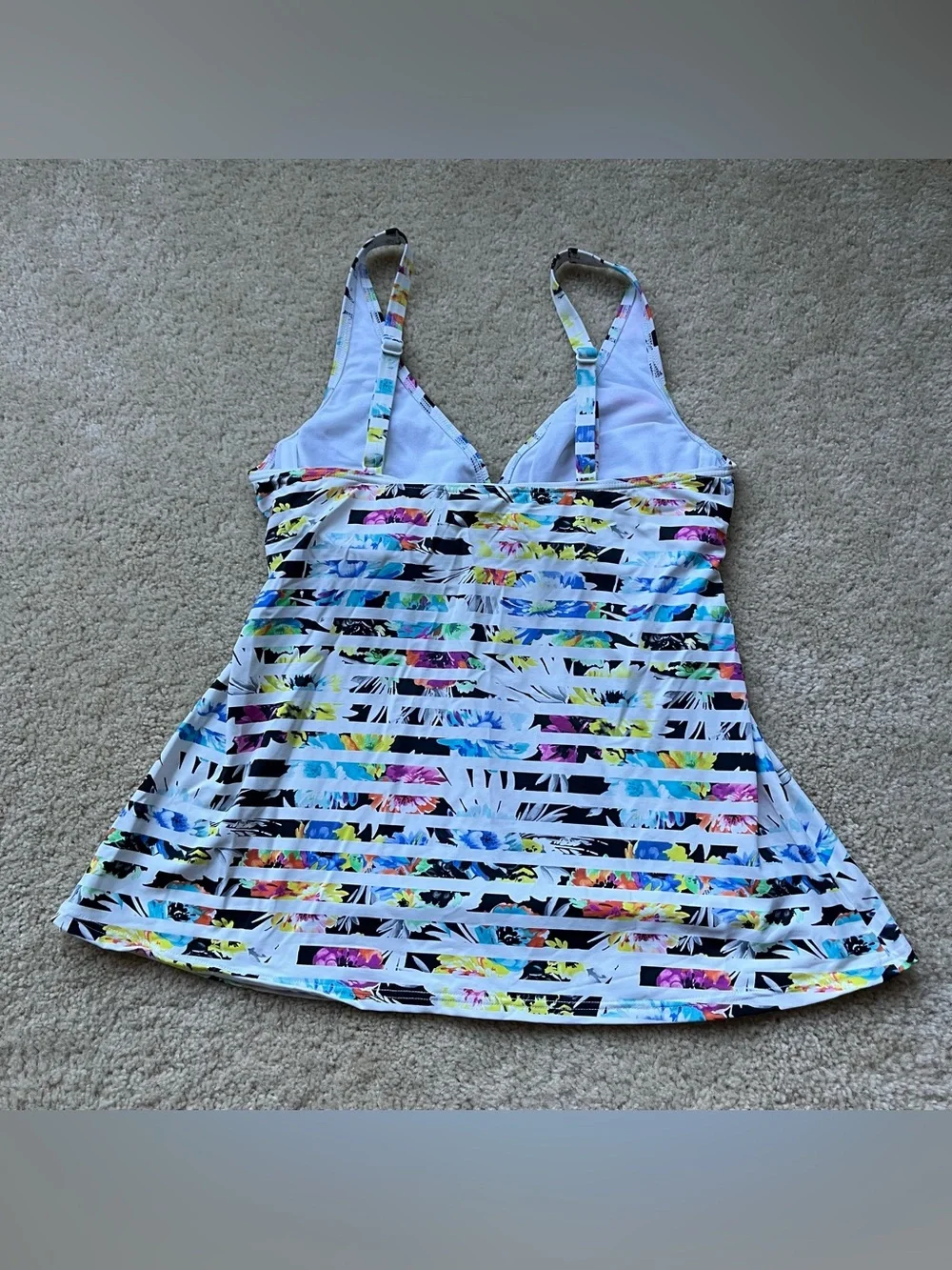 Venus Sunseeker White Multicolor Floral Stripe Underwired Tankini Top - 8 - VGUC